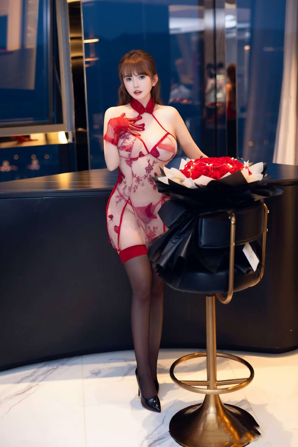 张思允 – 烈焰玫瑰房车服务 [71P/518MB]