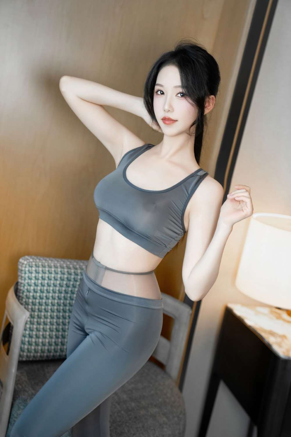 抖娘-利世-内购-灰色瑜伽服 [105P/1.88GB]