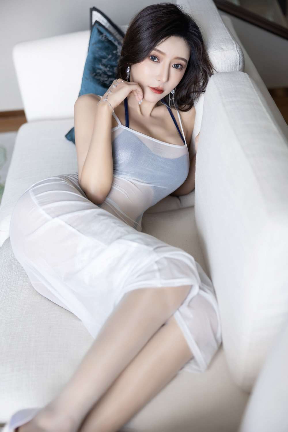 王馨瑶Yanni 内购无水印 网纱白色拼连体 [112P/708MB]