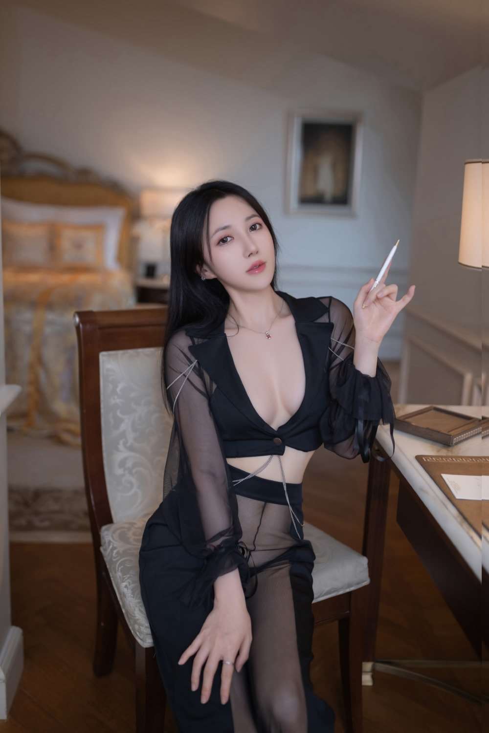 鱼子酱Fish – 内购系列《秘书》[120P/1.42GB]