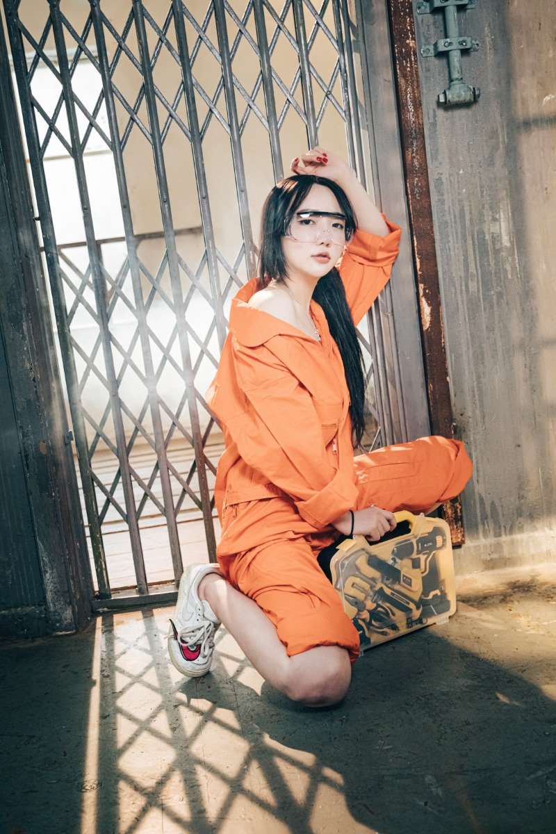 [Loozy] NO.017 Son Ye-Eun – Where Are My Tools [86P/1.89GB]