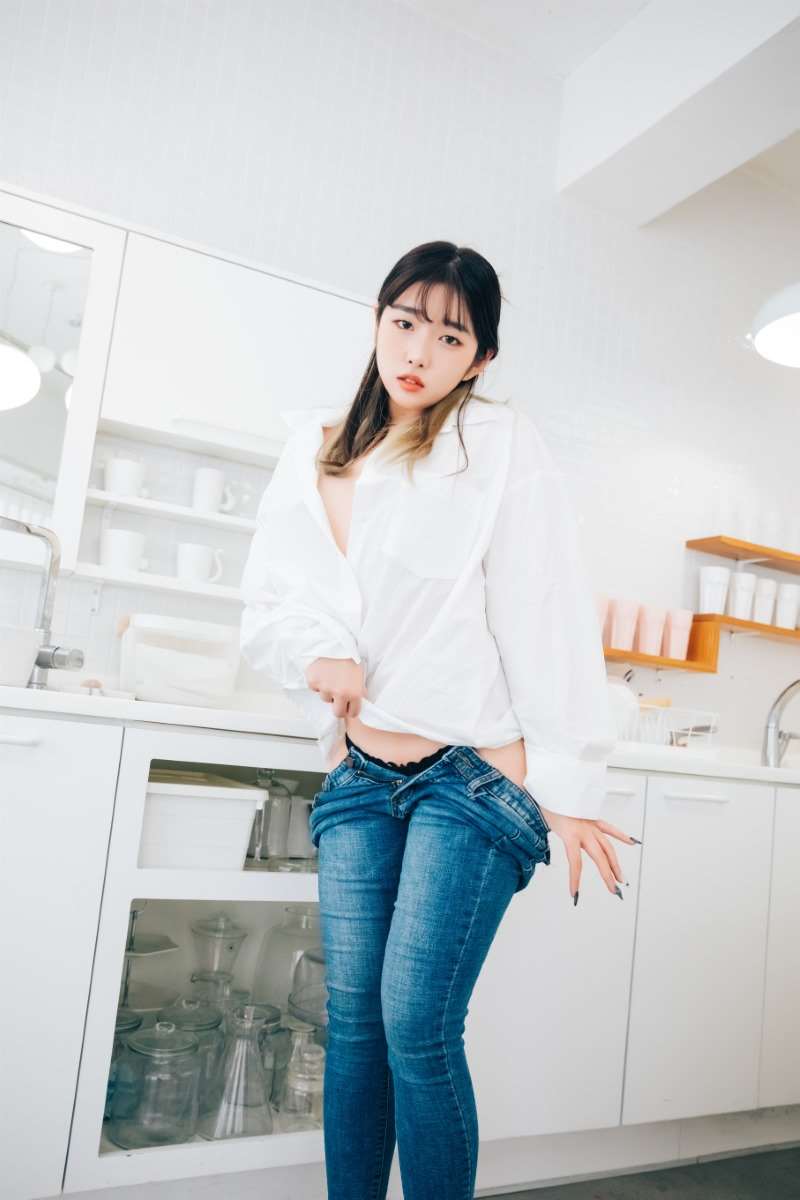 [Loozy] NO.025 Sonson – Nude Apron [110P/204MB]