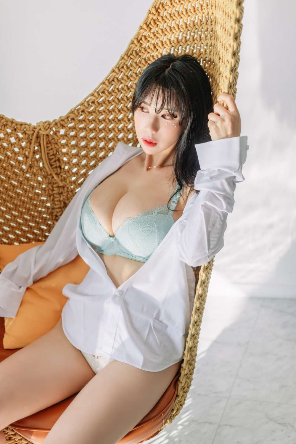 015.Paranhosu –  Sia – White Angel [61P/1V/416MB]