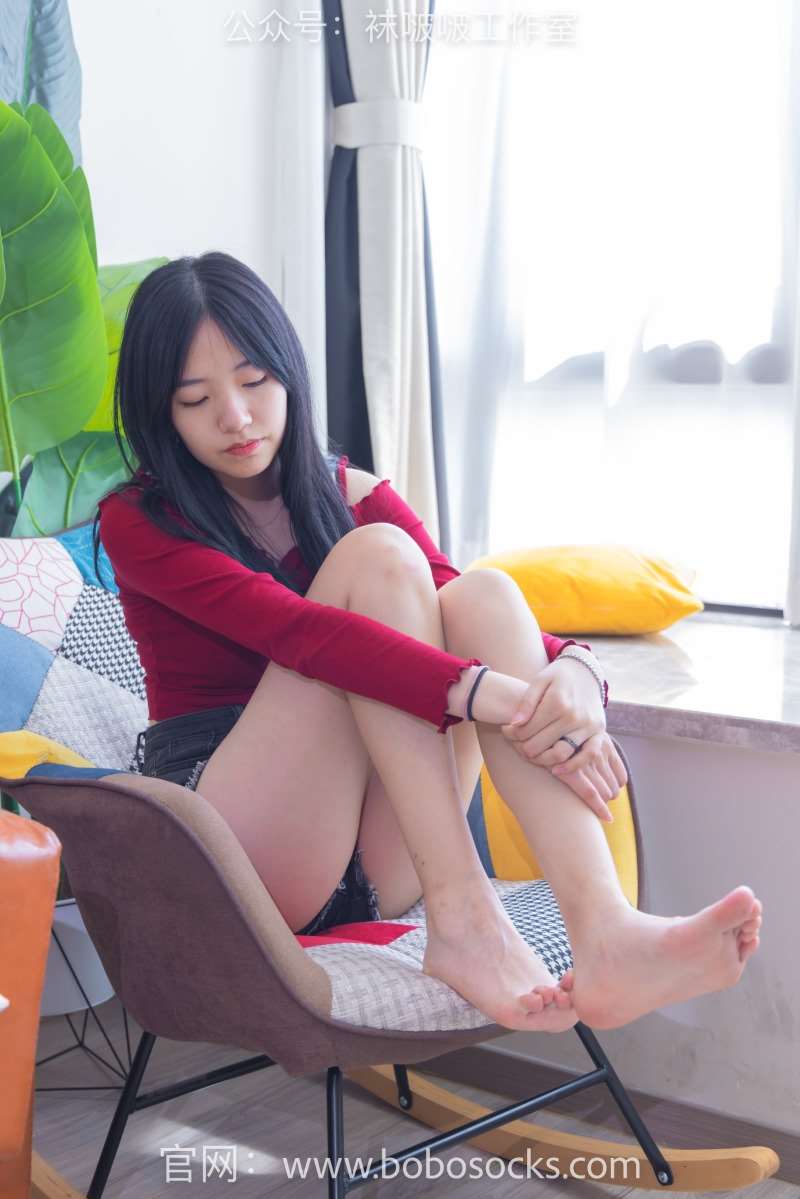 [BoBoSocks袜啵啵] No.120 小甜豆-高跟长靴 白棉袜 裸足 [170P/1V/6.92GB]