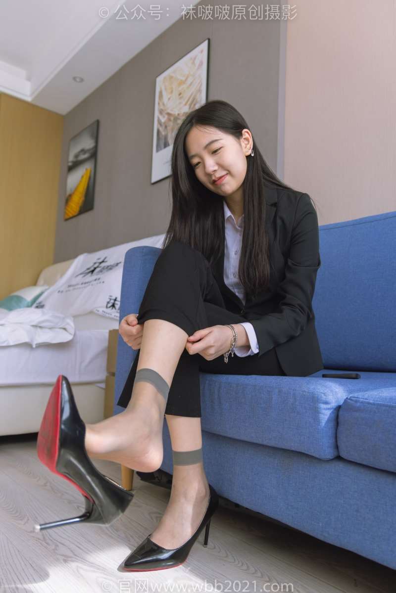 [BoBoSocks袜啵啵] NO.245 小甜豆-高跟鞋、短灰丝 [300P/1V/8.48G]
