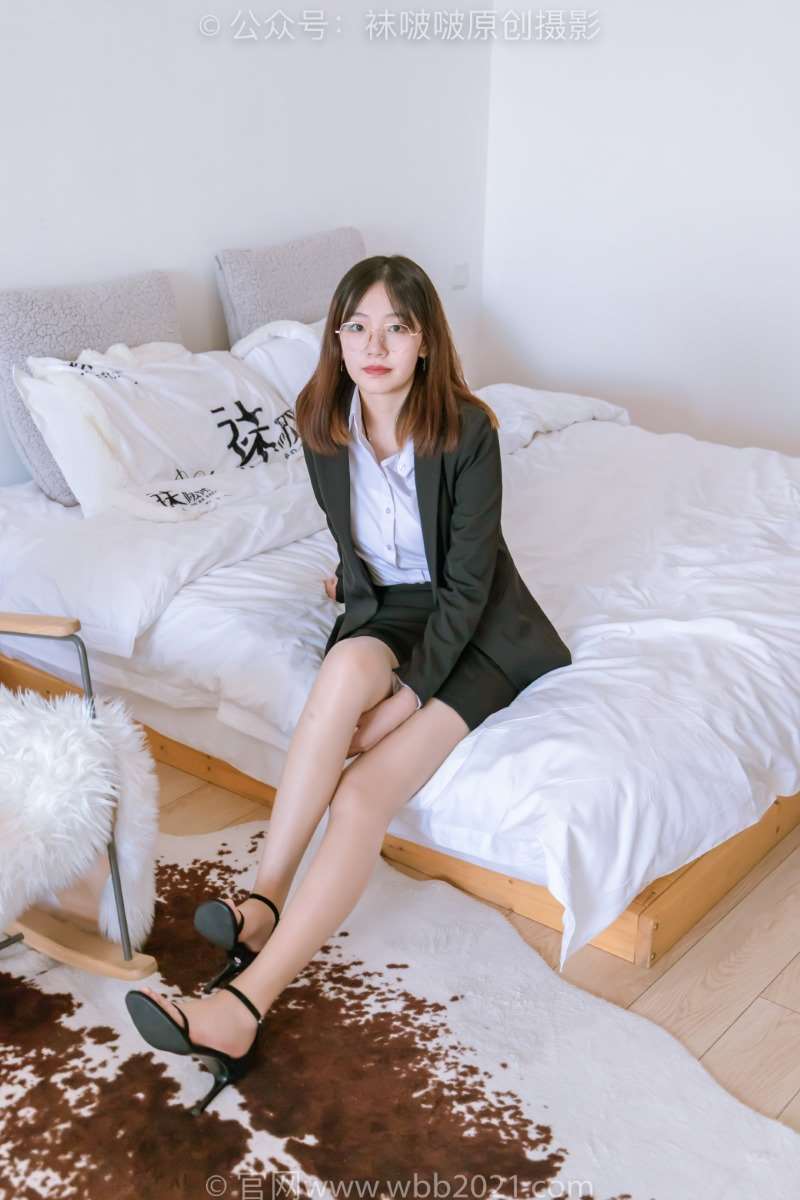 [BoBoSocks袜啵啵] NO.267 小甜豆-高跟鞋 油亮肉丝 ol制服 [130P/1V/4.63G]