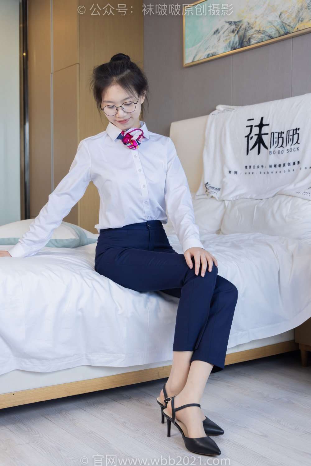 [BoBoSocks袜啵啵] NO.401 芝士-高跟鞋、肉丝（脚尖微加固款）、裸足、银行制服裤里丝（花絮版）[145P/1V/5.96G]