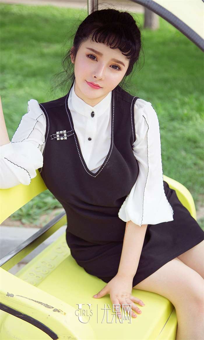 [Ugirls爱尤物] 2018-06-04 No.1111 玩味小甜心 杨漫妮 [35P/38MB]
