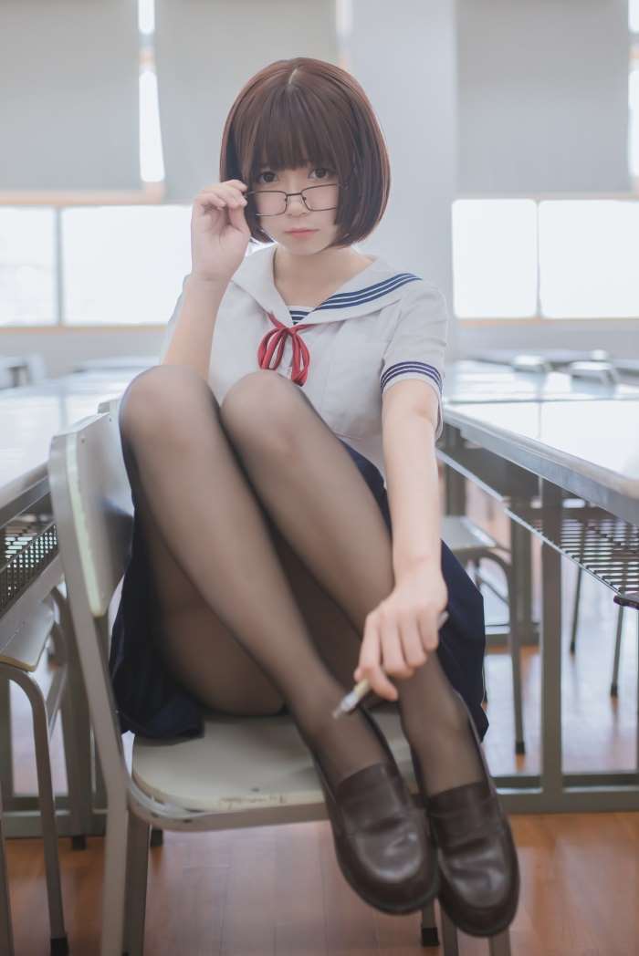 白金Saki写真 – 超薄黑丝 [50P/413MB]