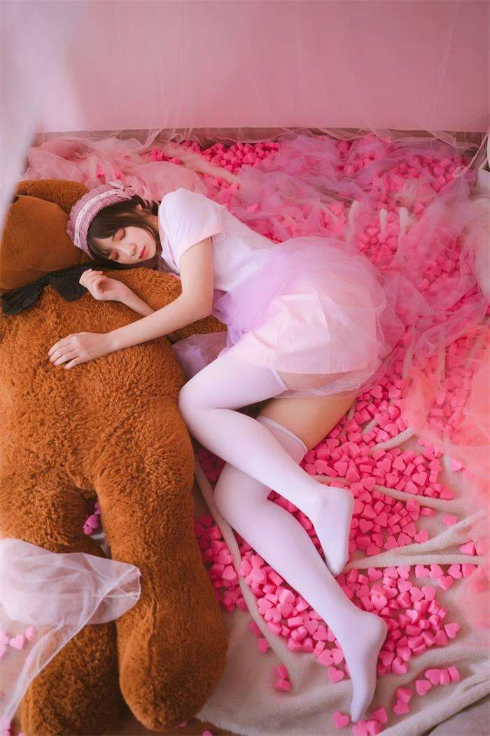 网红妹子@疯猫ss – 丝袜狂想曲(粉) [54P/623MB]