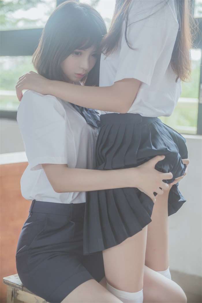 网红妹子@疯猫ss – JK百合1 [44P/325MB]