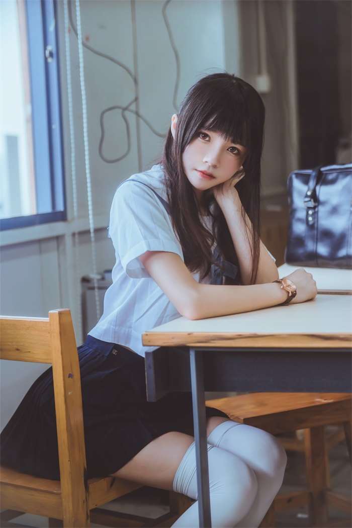 萝莉风COS 桜桃喵 – 蓝白水手服 [39P/290MB]