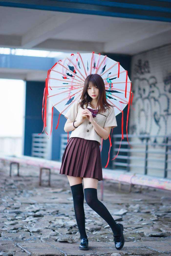 网红妹子@疯猫ss – 丝袜狂想曲(伞) [42P/572MB]