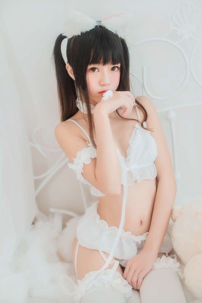 萝莉风COS 桜桃喵 – 白猫COS [32P/234MB]