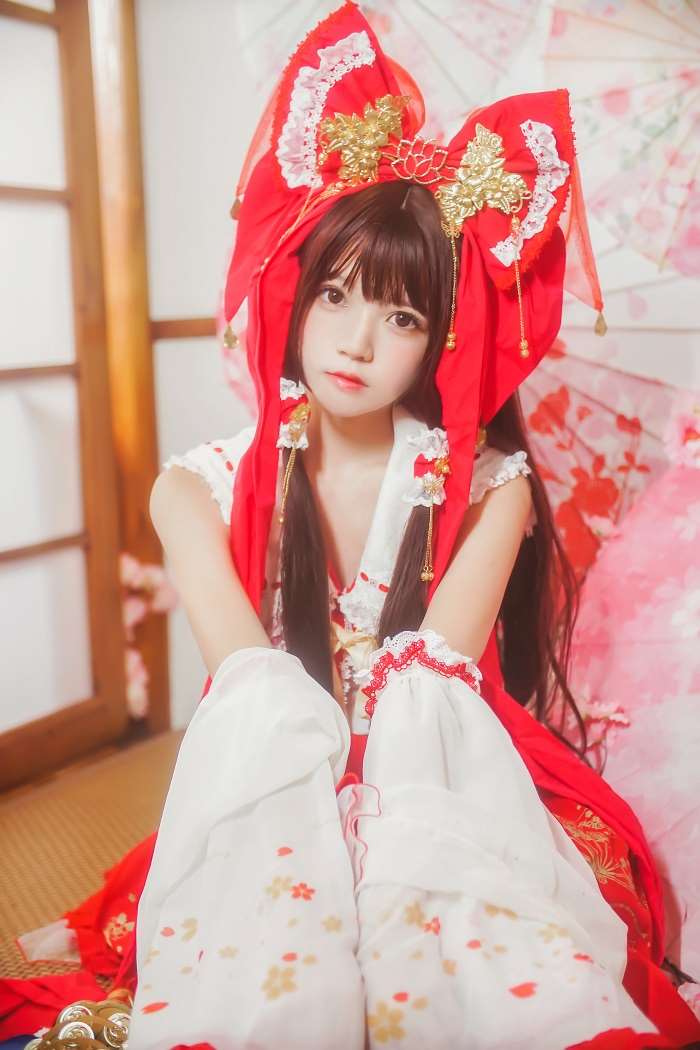 萝莉风COS 桜桃喵 – 灵梦／新年快乐 [45P/553MB]