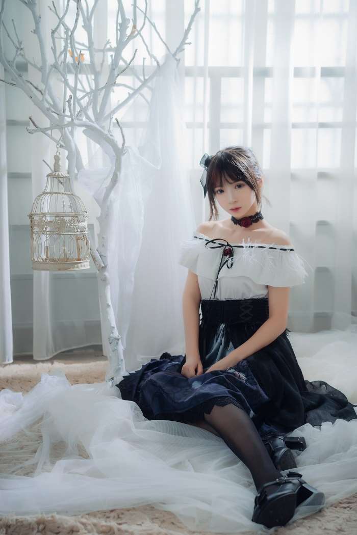 网红Coser@疯猫ss -小裙子 [22P/177MB]