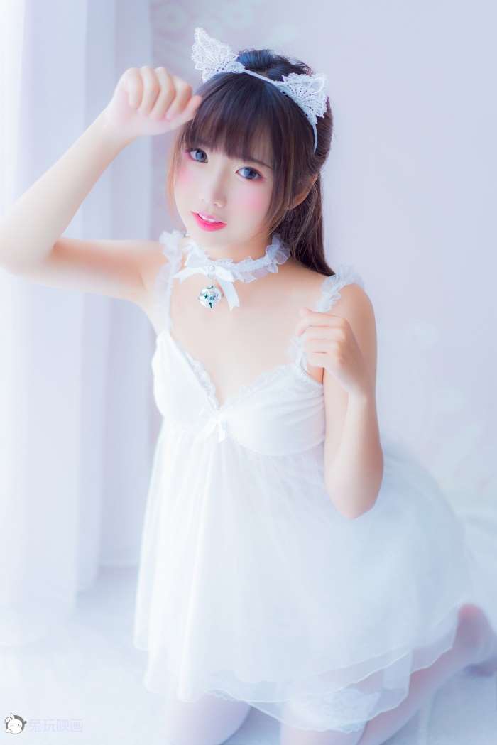 网红Coser@面饼仙儿 – 吊带睡衣 [50P/1.46GB]