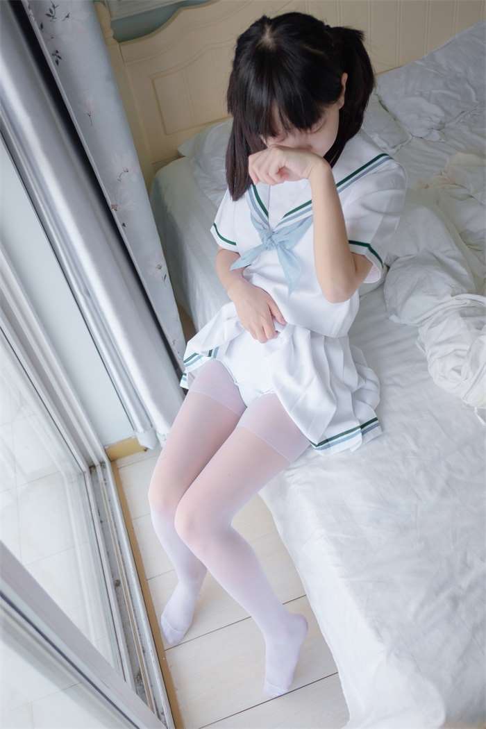 微博双马尾@阿诺不是施瓦辛戈-白色死库水制服JK [26P/73.3MB]
