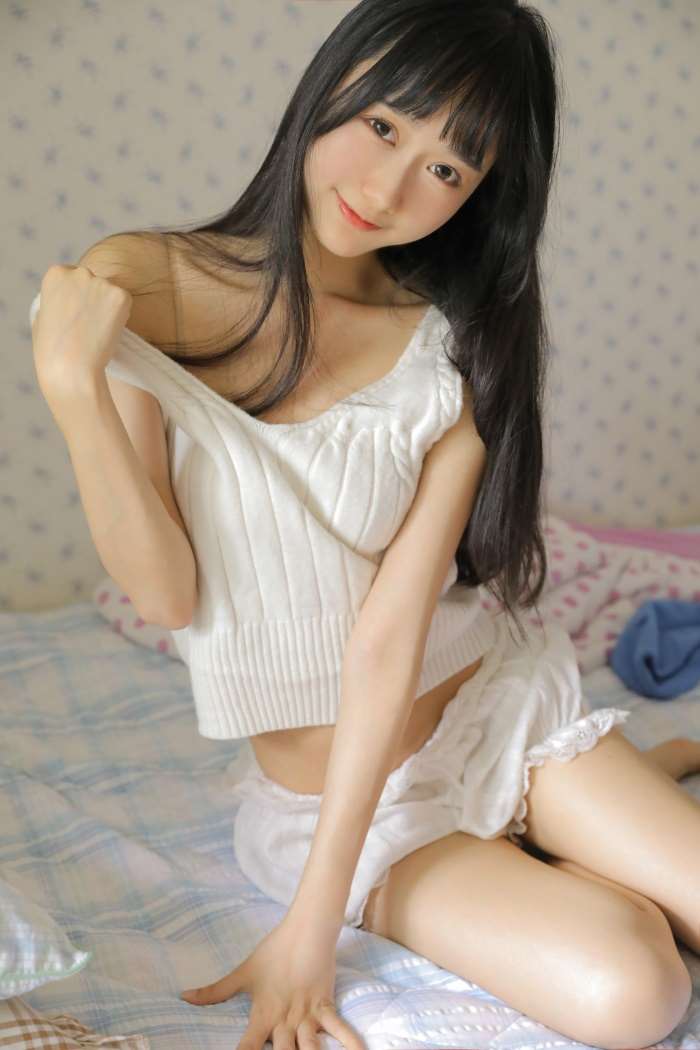 网红Coser@木绵绵OwO – 绵相随 亲亲我的宝贝 [14P/44MB]