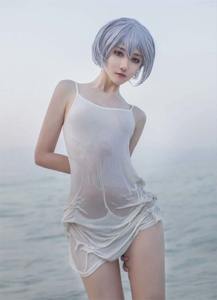 动漫博主@南桃Momoko – 绫波丽白裙 [25P/155MB]