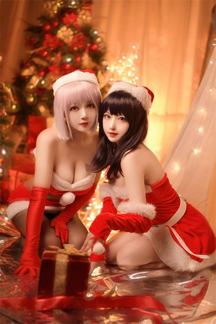 人气动漫Coser@Shika小鹿鹿 圣诞六花 [10P/103MB]
