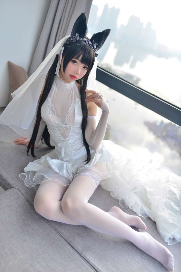 网红Coser@雪琪-爱宕婚纱 [38P/366MB]