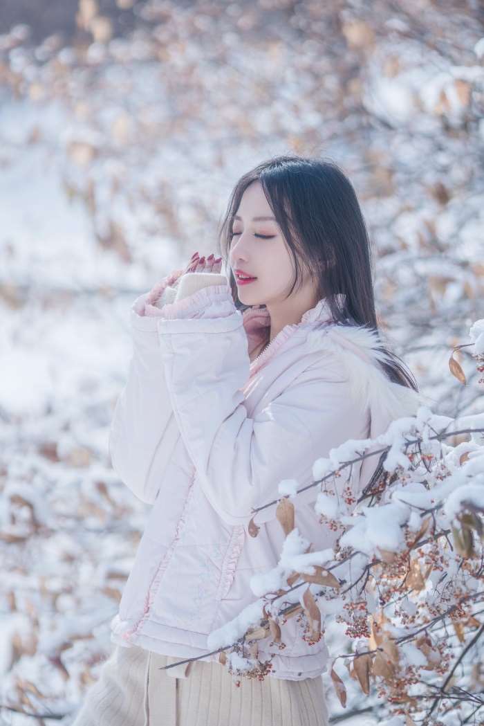 人气动漫Coser@Shika小鹿鹿 雪景 [28P/154MB]
