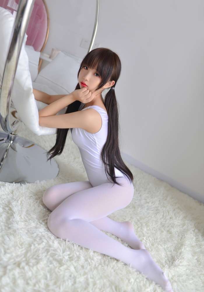 网红Coser@雪琪 – 双马尾体操服 [25P/228MB]