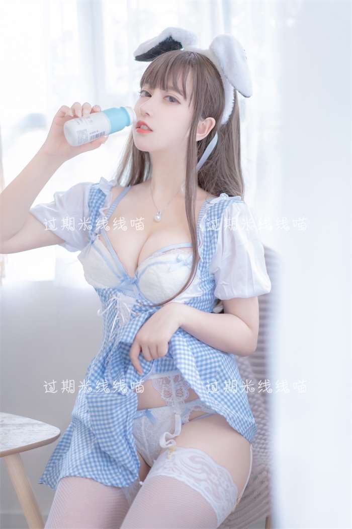 微博妹子@过期米线线喵 蓝白 [55P/106MB]