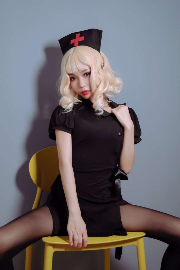 人气动漫Coser@白易教主 – 黑化护士 [24P/138MB]