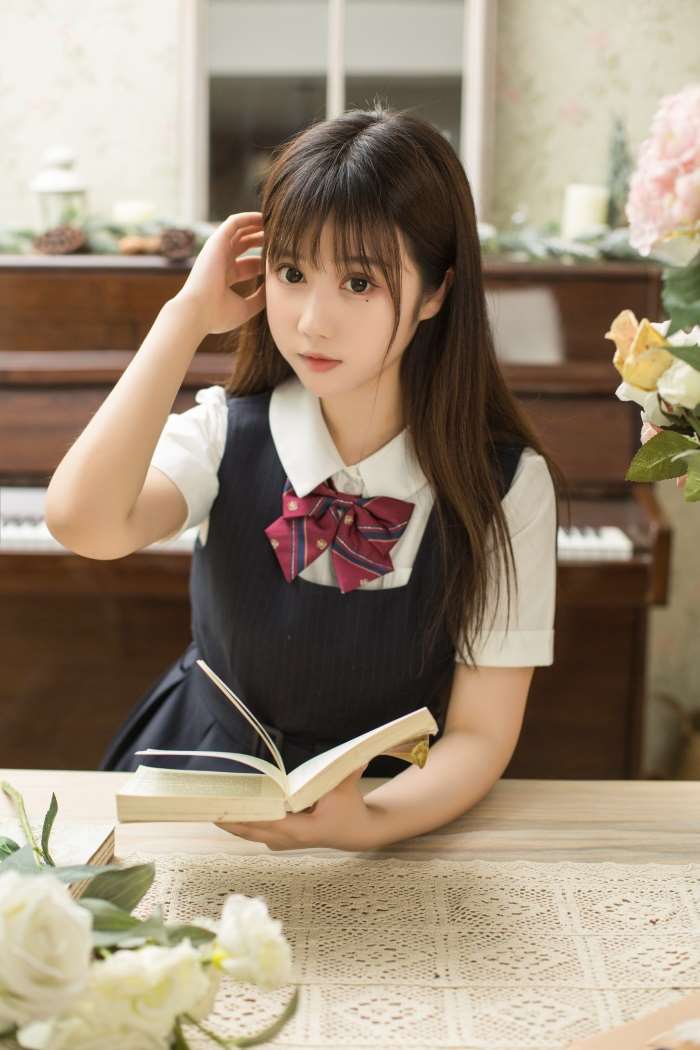 人气动漫Coser@镜酱 – 不知梦 制服 [38P/361MB]