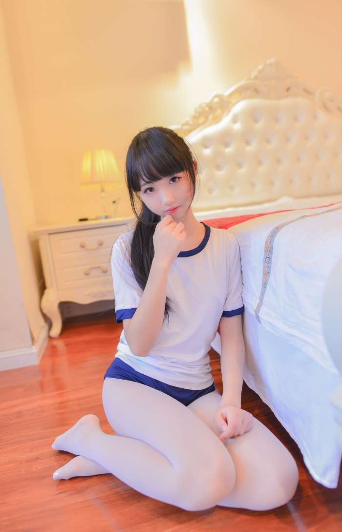 网红Coser@雪琪 – 体操服 [17P/172MB]