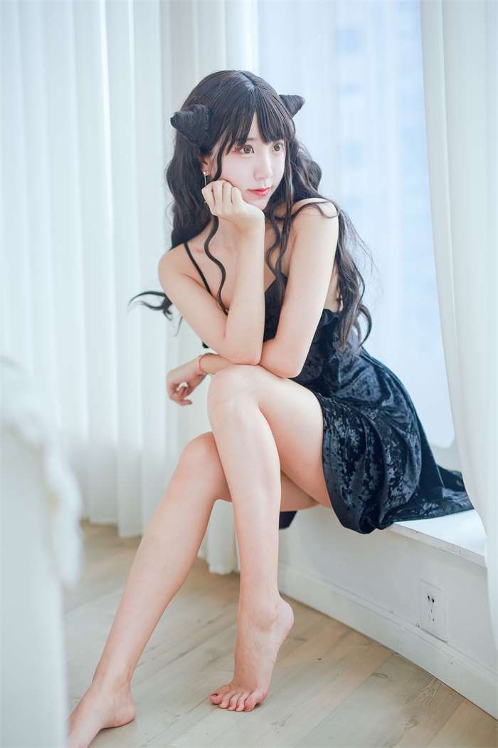 微博红人动漫Coser@-黑川-小恶魔黑裙子 [31P/374MB]