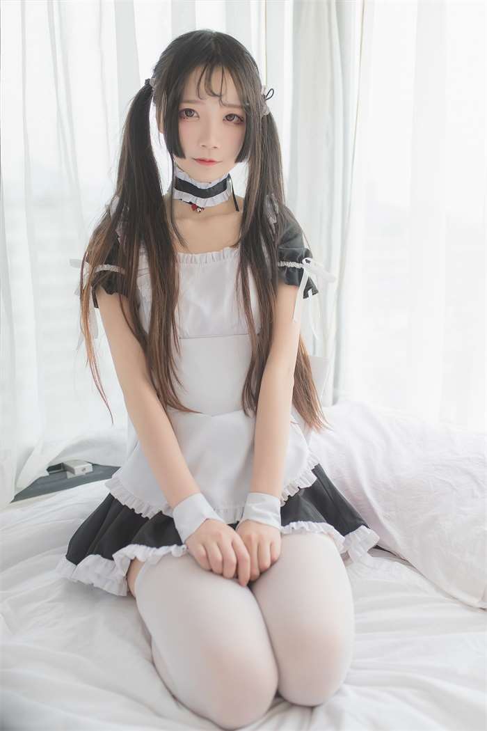 微博红人Coser@五更百鬼 女仆 [31P/50.8MB]
