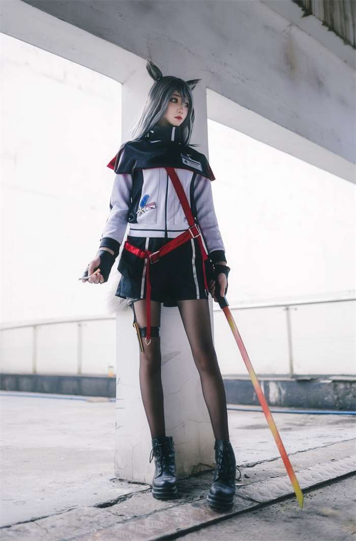 微博红人动漫Coser@南桃Momoko 得克萨斯常服 [16P/30.8MB]