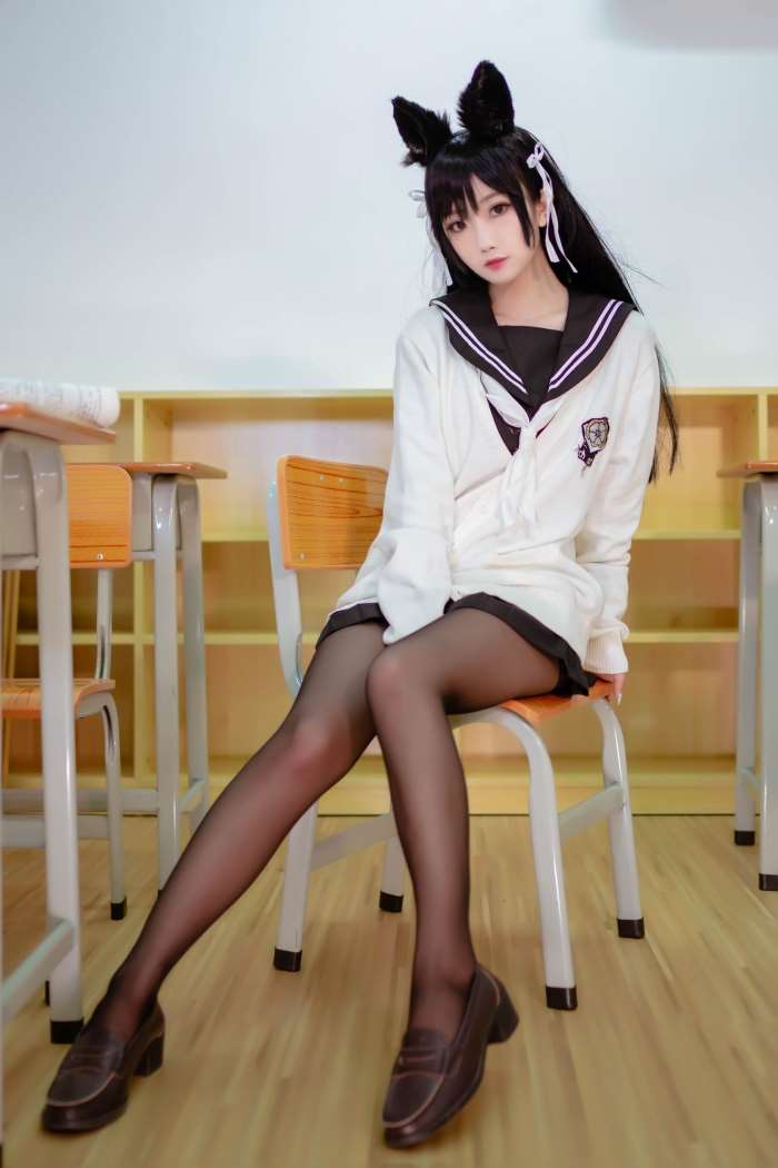 微博红人@鬼畜瑶在不在w JK制服 [22P/249MB]
