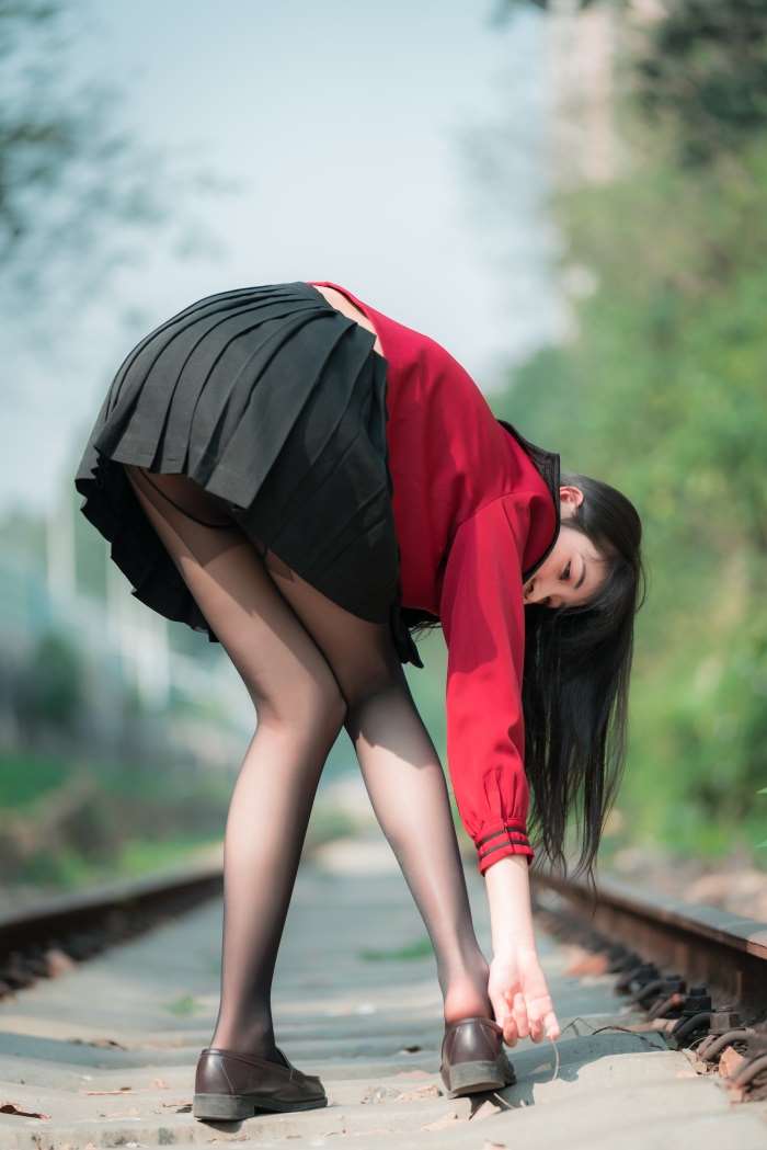 人气博主@西瓜少女 铁轨 [47P/721MB]