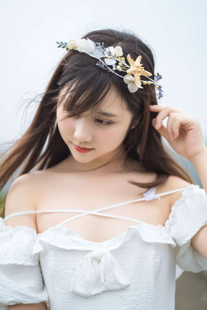知名动漫博主@镜酱 – 私奔之连衣裙 [12P/130MB]