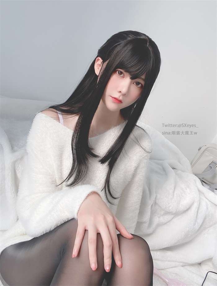 微博红人@眼酱大魔王w 毛衣黑丝 [39P/1V/190MB]