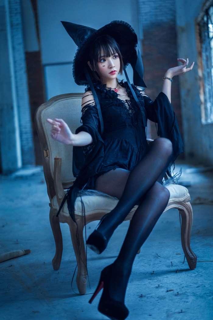 网红Coser@疯猫ss – 巫女 [27P/386MB]