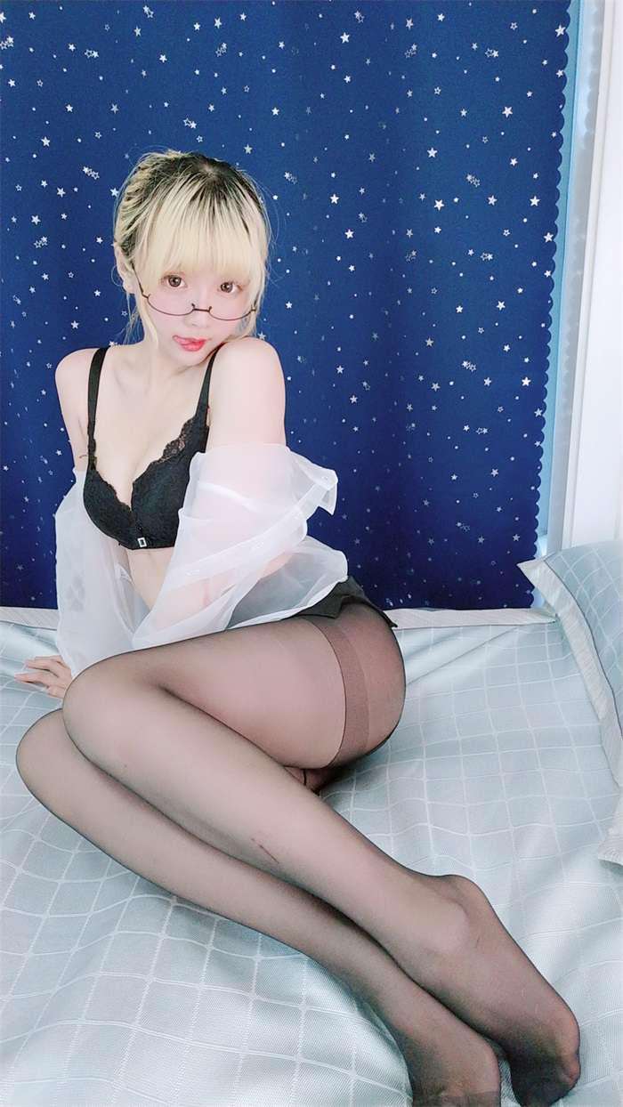 微博红人@星之迟迟 定制系列 6-20 [75P/5V/916MB]