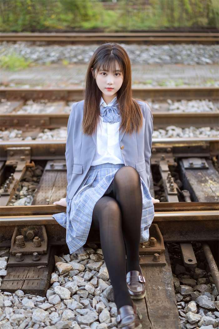知名动漫博主@镜酱 – 私奔之制服 [30P/375MB]