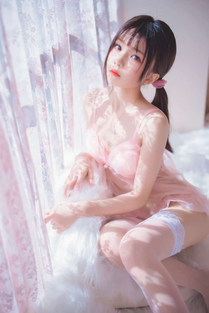 人气Coser@桜桃喵 初恋02 [39P/568MB]