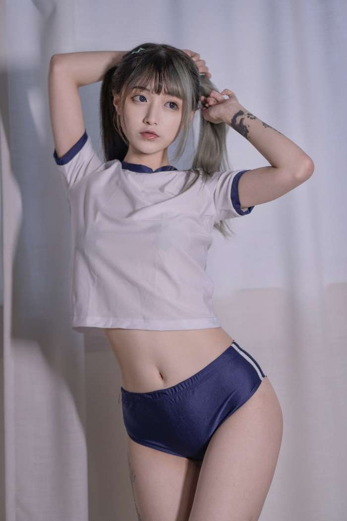 知名动漫博主@铁板烧鬼舞w 体操服 [18P/236MB]