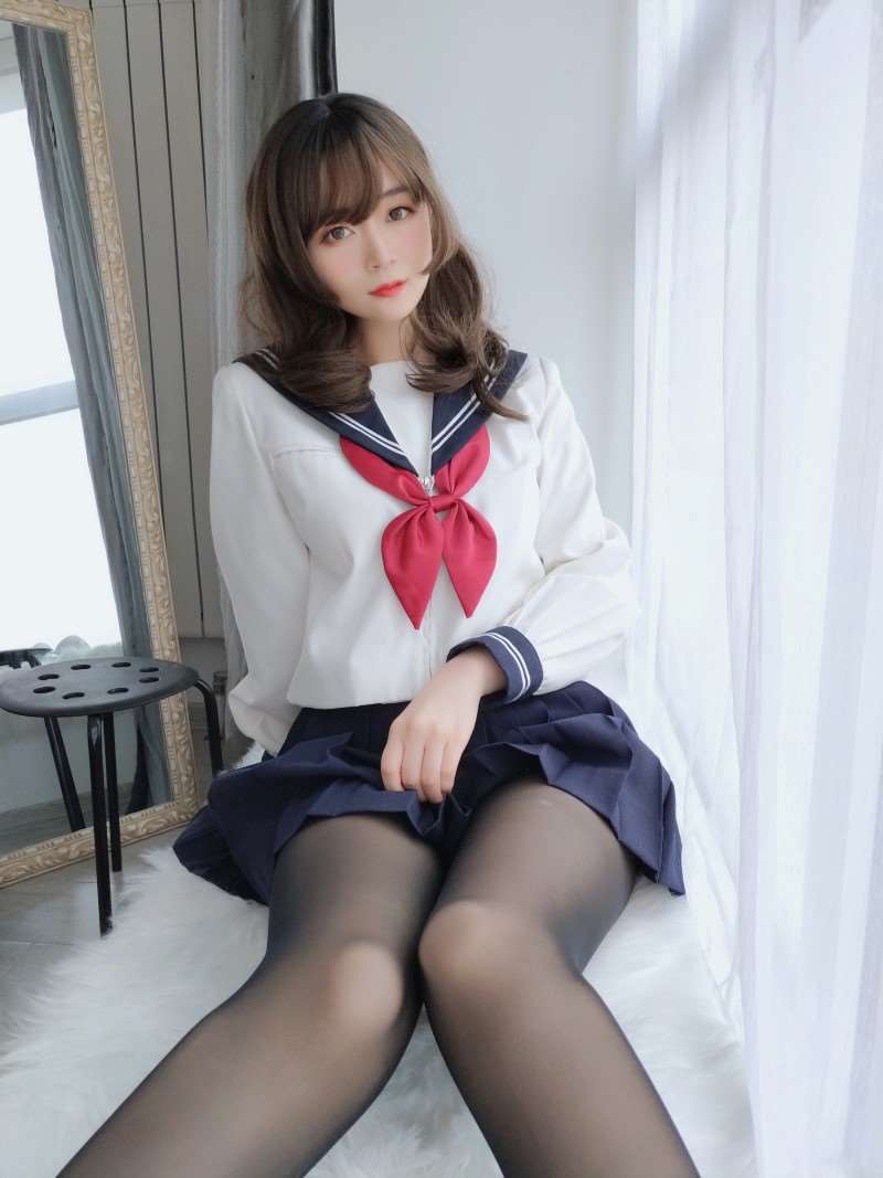 人气动漫Coser@白银81_ 黑丝学妹新 [36P/102MB]
