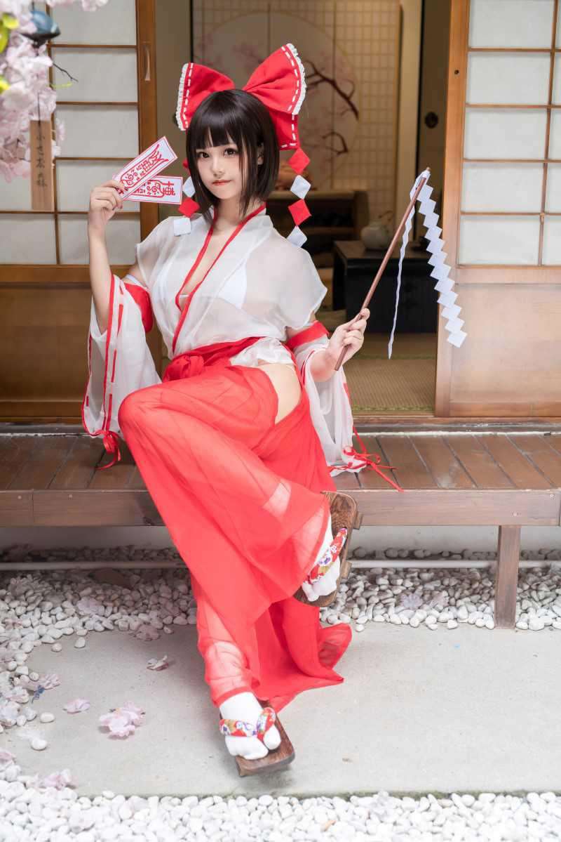 知名动漫博主@蜜汁猫裘 透明巫女姐姐 [61P/702MB]