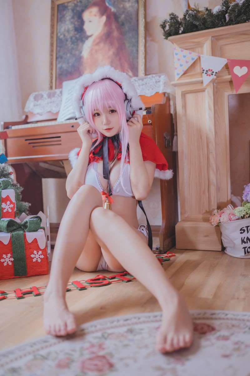 网红Coser@Yoko宅夏 索尼子圣诞 [18P/200MB]