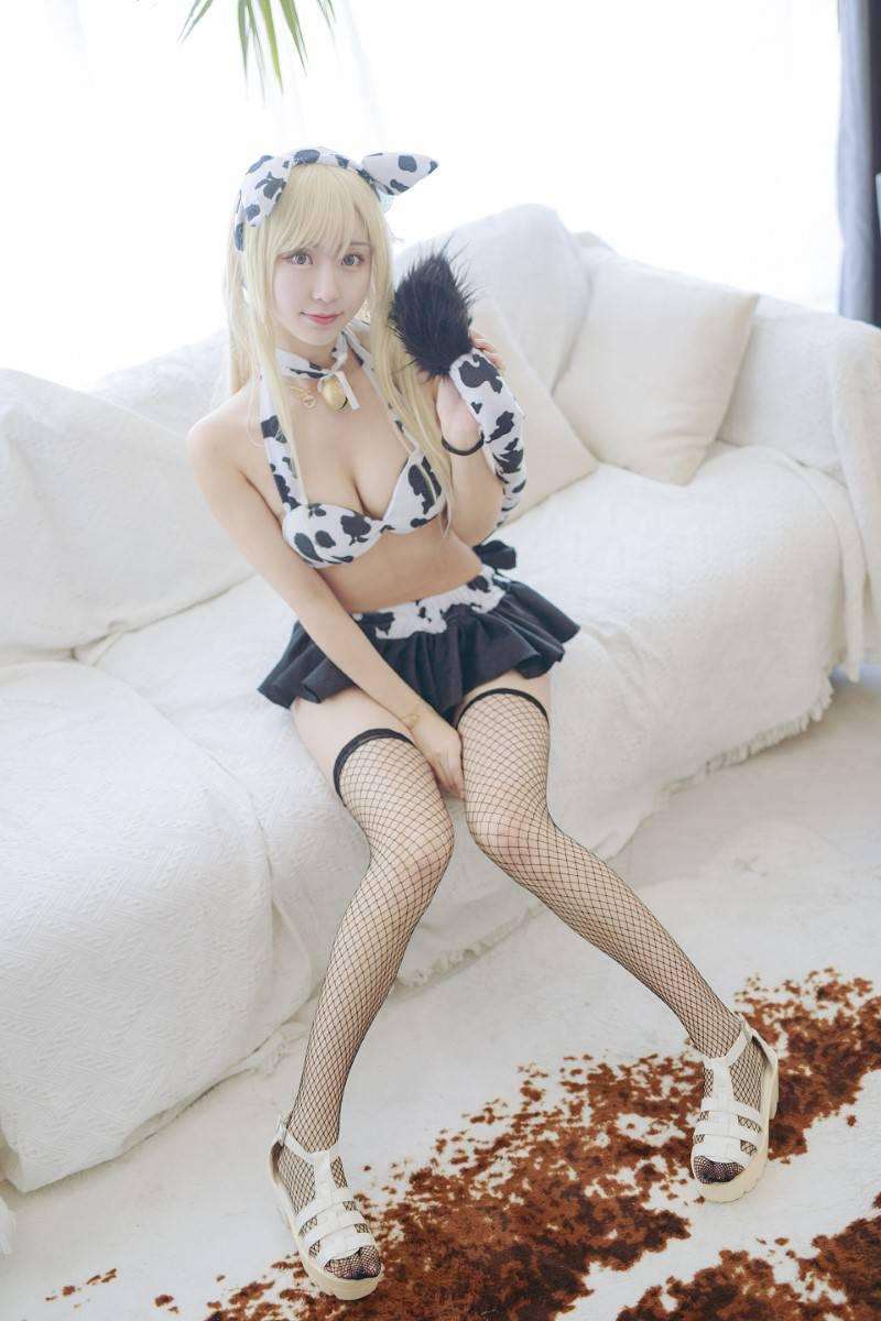 微博红人Coser@黑川 星奈 奶牛 [50P/426MB]