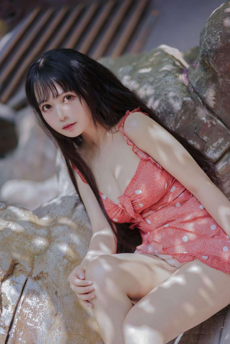 知名动漫博主@黑猫猫OvO 草莓 [32P/559MB]