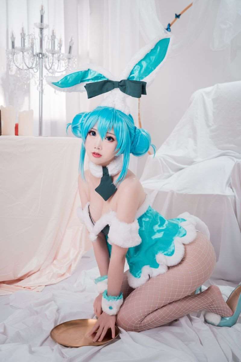 人气动漫Coser@面饼仙儿 初音兔女郎 [17P/139MB]